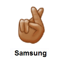 Crossed Fingers: Medium Skin Tone on Samsung